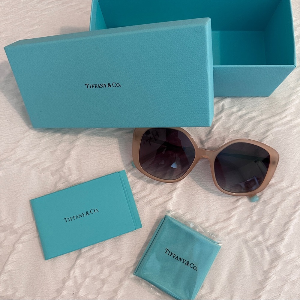Tiffany & Co. Woman Sunglasses Opal Nude Frame, Grey Gradient Lenses, 54MM